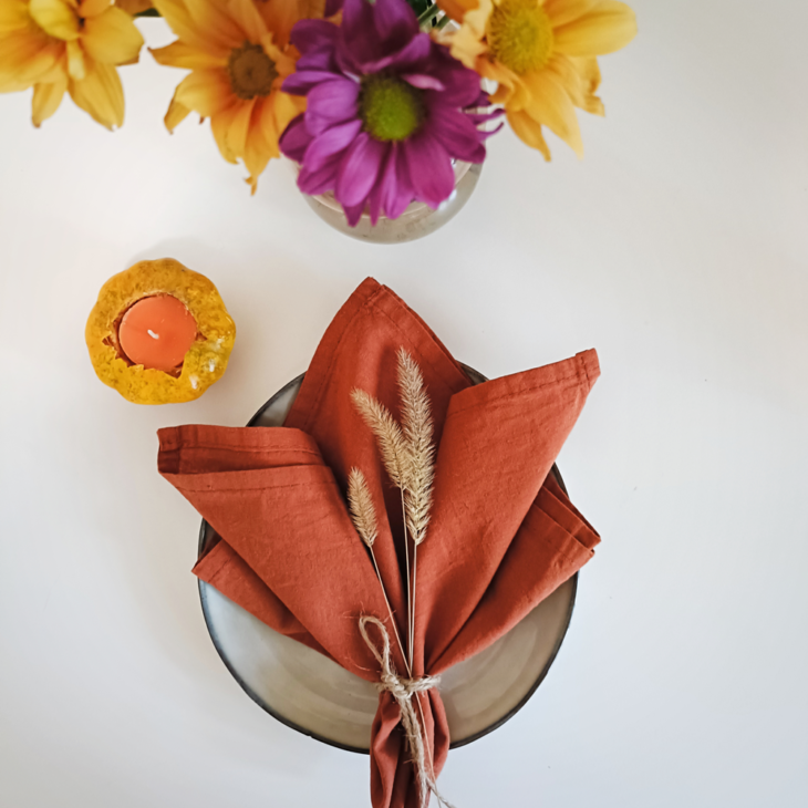 servet portocaliu ars pentru masa de toamna