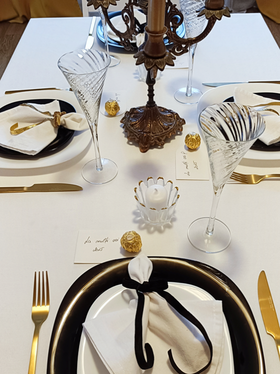 Decor masa Revelion 2025