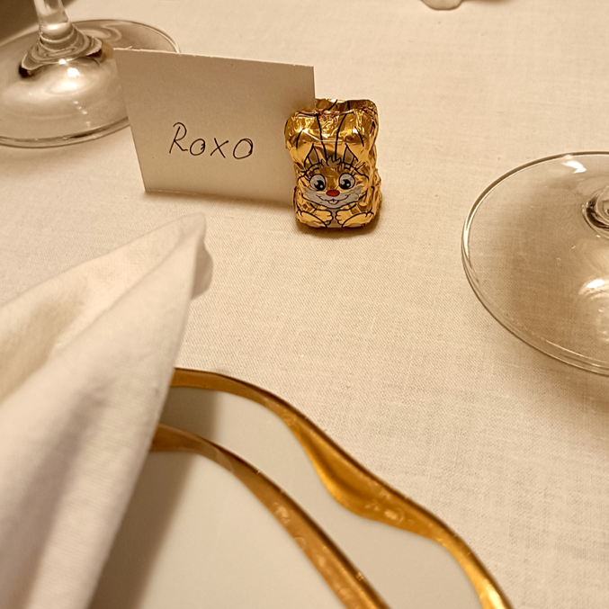 cortonas cu nume pentru loc masa