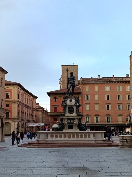 Bologna la Rossa – nuanțele calde care au devenit identitatea oraşului