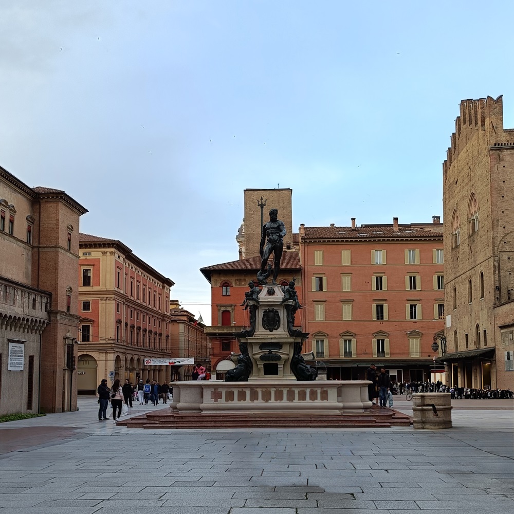 Bologna la Rossa – nuanțele calde care au devenit identitatea oraşului