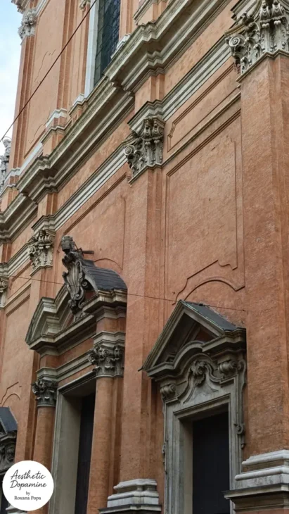 cladiri rosiatice Bologna