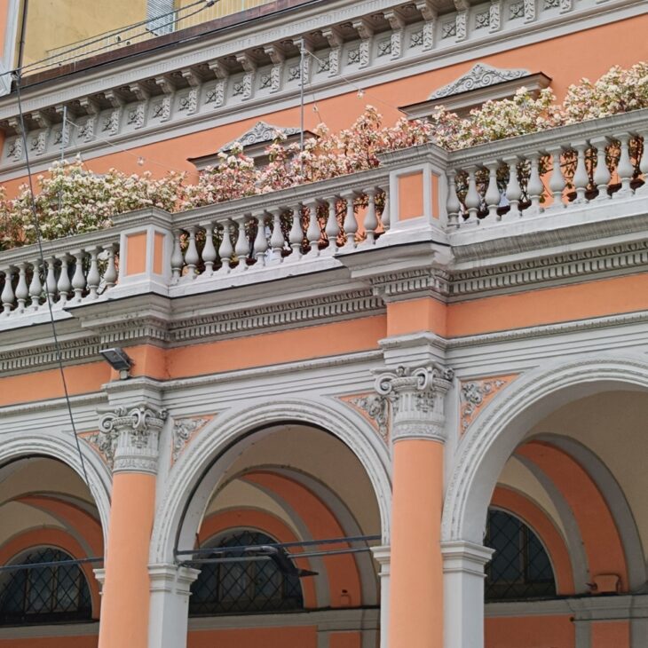 culoarea specifica orasului Bologna