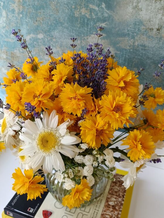 Buchetul lunii iunie 2025