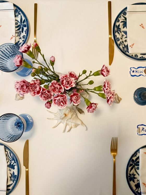 Masă cu decor marin