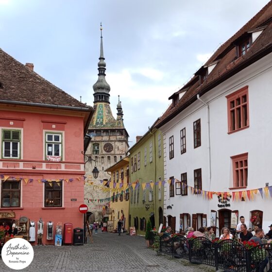 Estetica caselor colorate din Sighișoara