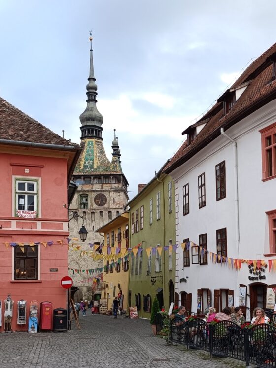 Estetica caselor colorate din Sighișoara