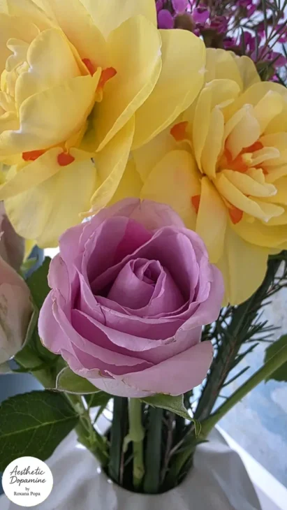 buchet flori galben mov