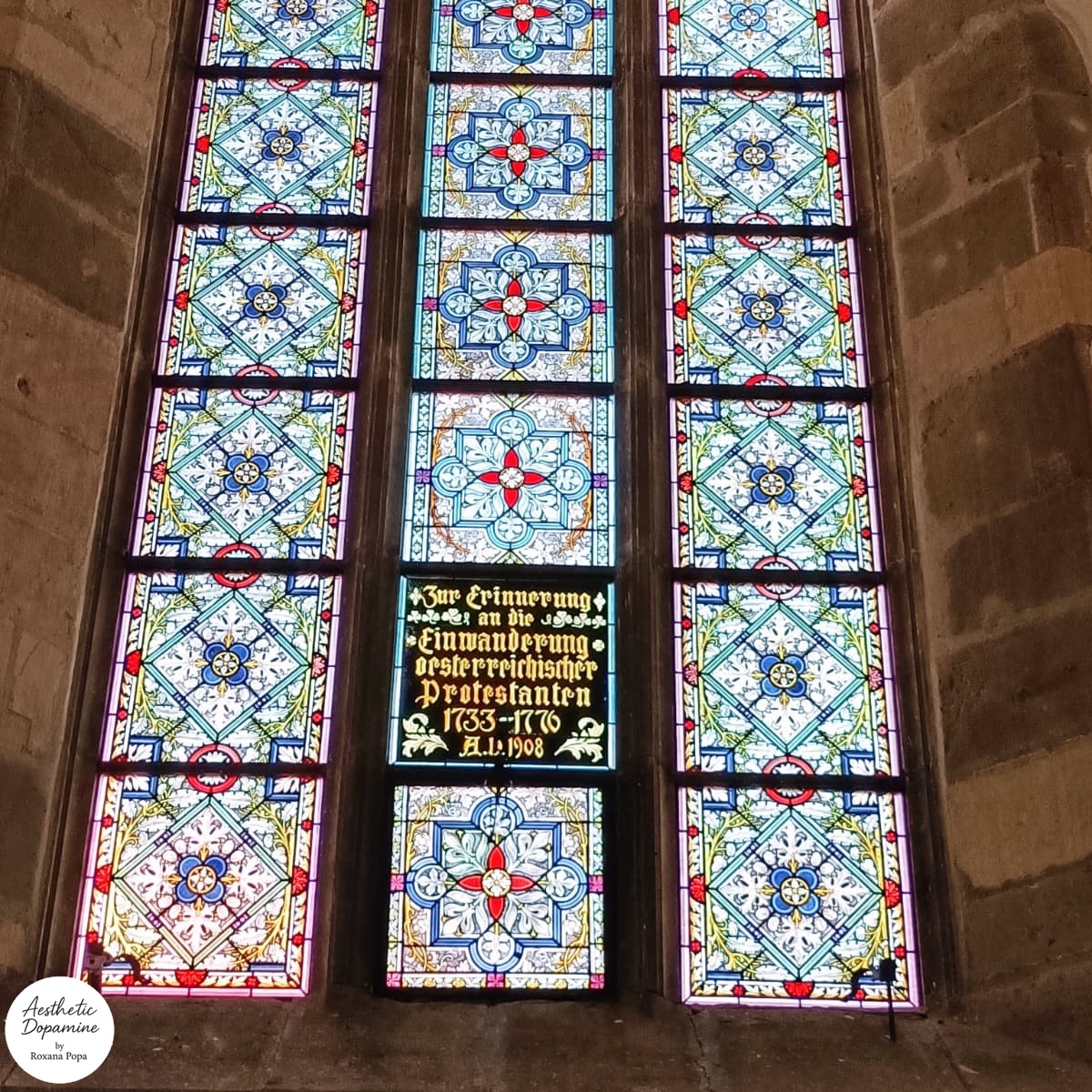 Vitraliile: lumina care transformă spațiul în experiență