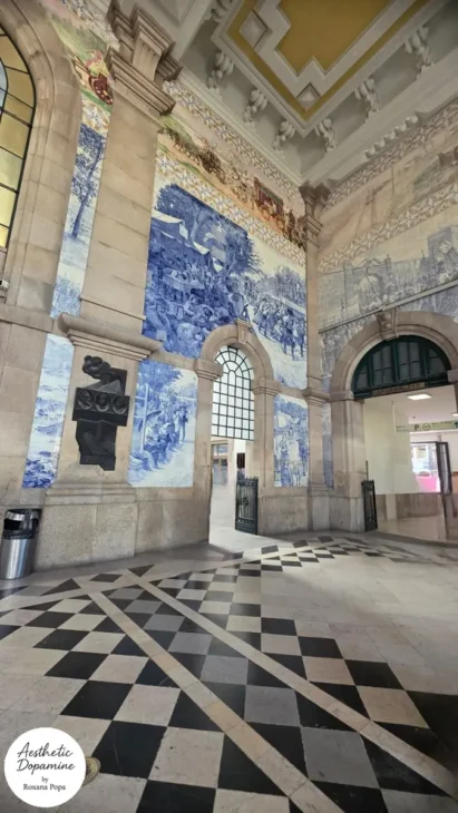 interior gara Lisabona placi ceramice albastre