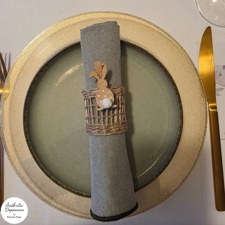 servet verde salvie cu inel din ratan